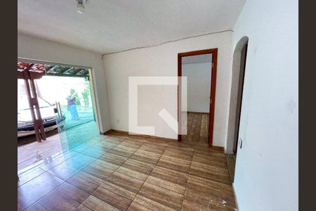 Sala de casa para alugar com 3 quartos, 360m² em Industrial, Contagem