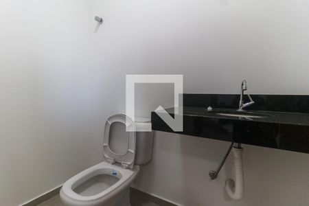 Lavabo de casa de condomínio para alugar com 2 quartos, 68m² em Vila São Paulo, Mogi das Cruzes