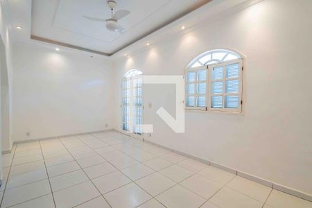 Sala de casa de condomínio para alugar com 3 quartos, 350m² em Vargem Grande, Rio de Janeiro