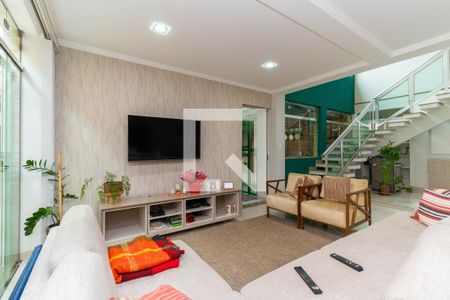 Sala de casa à venda com 3 quartos, 300m² em Parque Guarani, São Paulo