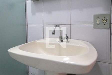 Casa à venda com 160m², 3 quartos e 3 vagas Casa à venda com 160m², 3 quartos e 3 vagasBanheiro Social