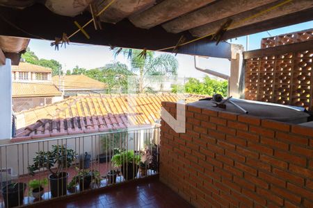 Casa à venda com 160m², 3 quartos e 3 vagas Casa à venda com 160m², 3 quartos e 3 vagasQuintal