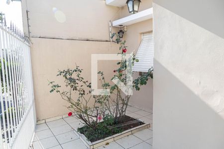 Casa à venda com 160m², 3 quartos e 3 vagas Casa à venda com 160m², 3 quartos e 3 vagasQuintal
