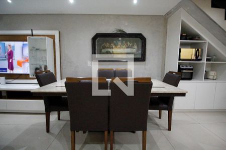 Sala de casa à venda com 4 quartos, 100m² em Vila Ester (zona Norte), São Paulo