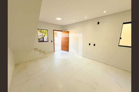 Sala de casa para alugar com 2 quartos, 109m² em Ingleses do Rio Vermelho, Florianópolis