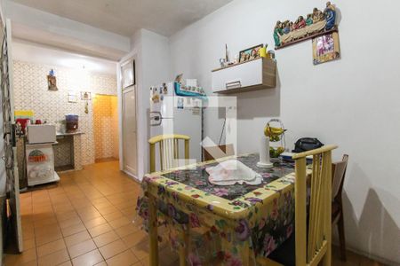 Casa à venda com 110m², 2 quartos e 2 vagas Casa à venda com 110m², 2 quartos e 2 vagasCozinha