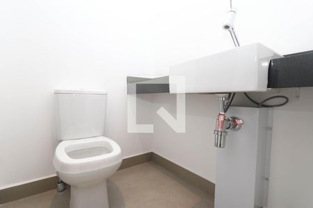 Banheiro de kitnet/studio à venda com 1 quarto, 104m² em Cerqueira César, São Paulo