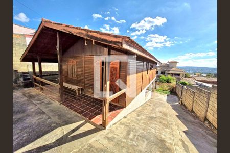 Fachada de casa à venda com 3 quartos, 180m² em Flamboyant, Lagoa Santa