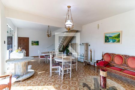 Sala de casa para alugar com 5 quartos, 240m² em Charitas, Niterói