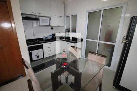 Casa de condomínio à venda com 100m², 3 quartos e 2 vagasSala / Cozinha