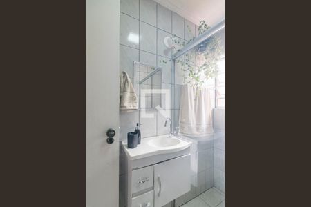 Banheiro de apartamento para alugar com 1 quarto, 50m² em Campestre, Santo André