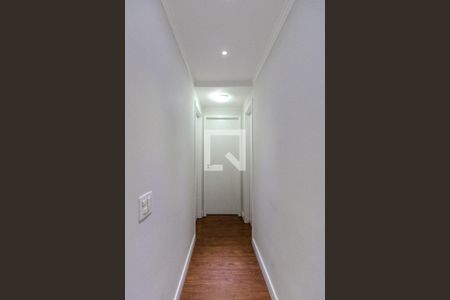 Corredor  de apartamento para alugar com 2 quartos, 49m² em Parque Reboucas, São Paulo