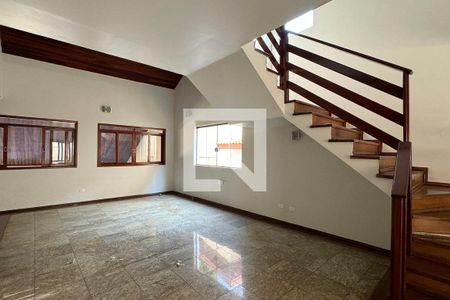 Sala de casa de condomínio para alugar com 4 quartos, 380m² em Alphaville, Santana de Parnaíba