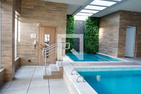 Apartamento à venda com 96m², 2 quartos e 2 vagas Apartamento à venda com 96m², 2 quartos e 2 vagasÁrea comum - Piscina