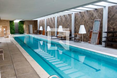 Apartamento à venda com 96m², 2 quartos e 2 vagas Apartamento à venda com 96m², 2 quartos e 2 vagasÁrea comum - Piscina