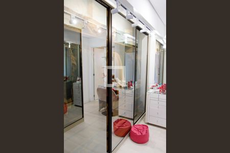 Apartamento à venda com 96m², 2 quartos e 2 vagas Apartamento à venda com 96m², 2 quartos e 2 vagasCloset da suíte 2