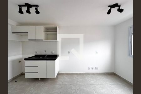 Sala/Cozinha de apartamento para alugar com 1 quarto, 25m² em Jardim Monte Azul, São Paulo