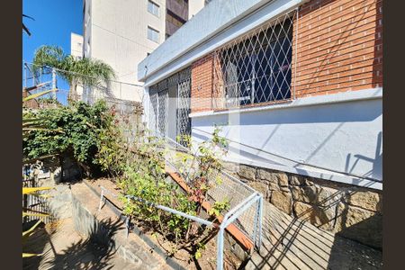 Fachada de casa à venda com 5 quartos, 290m² em Colégio Batista, Belo Horizonte