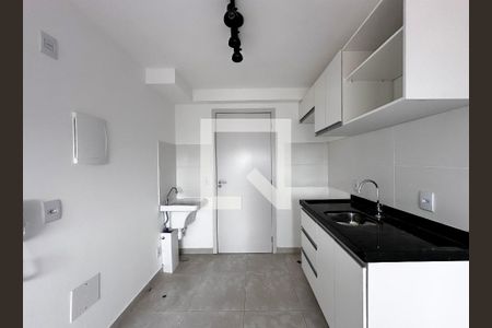 Cozinha de apartamento à venda com 1 quarto, 25m² em Jardim Monte Azul, São Paulo