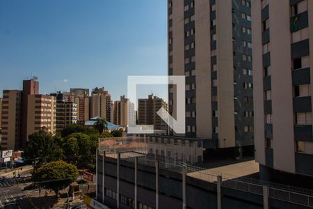 VISTA DA SALA de apartamento para alugar com 2 quartos, 67m² em Botafogo, Campinas