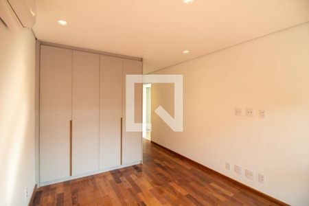 Suíte 1 de casa de condomínio à venda com 4 quartos, 650m² em Santo Amaro, São Paulo