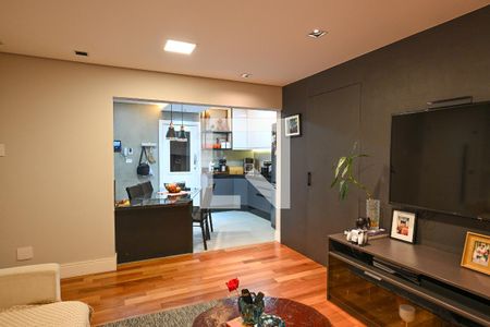 Sala de casa à venda com 2 quartos, 110m² em Vila Moinho Velho, São Paulo