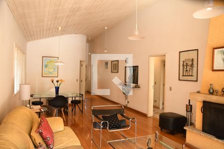 Sala de casa de condomínio para alugar com 3 quartos, 171m² em São Paulo Ii, Cotia