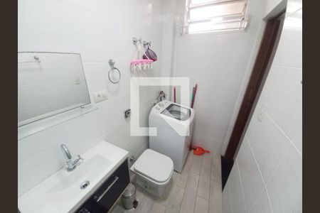 Banheiro de apartamento para alugar com 1 quarto, 23m² em José Menino, São Vicente