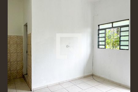 Casa de condomínio para alugar com 45m², 1 quarto e sem vagaSala