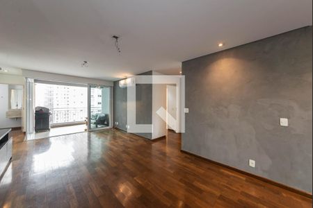 Sala de apartamento para alugar com 2 quartos, 104m² em Jardim das Acácias, São Paulo