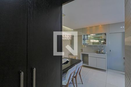 Apartamento à venda com 198m², 3 quartos e 2 vagasSala