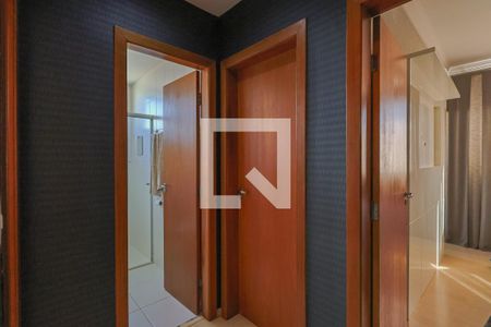 Corredor de apartamento à venda com 3 quartos, 198m² em Sagrada Família, Belo Horizonte