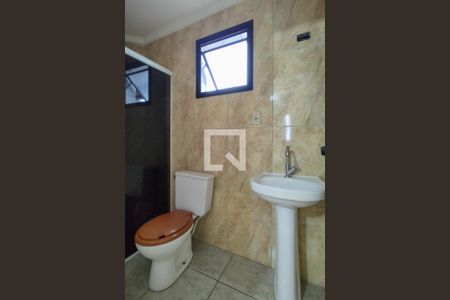 Banheiro de apartamento para alugar com 3 quartos, 149m² em Guilhermina, Praia Grande