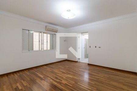 Suíte 1 de casa para alugar com 2 quartos, 275m² em Jardim Colombo, São Paulo