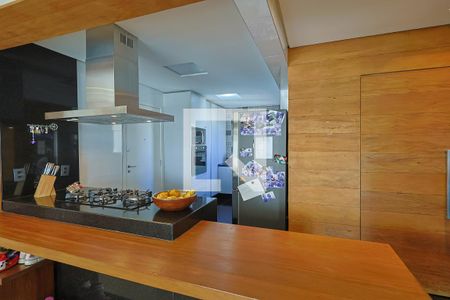 Cozinha de apartamento à venda com 2 quartos, 105m² em Vila da Serra, Nova Lima