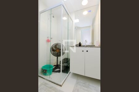 Apartamento à venda com 58m², 2 quartos e 1 vaga Apartamento à venda com 58m², 2 quartos e 1 vagaBanheiro Social