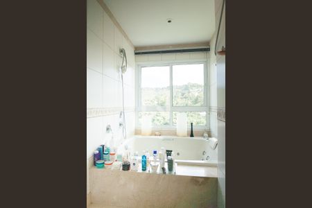 Casa de condomínio à venda com 850m², 4 quartos e 6 vagas Casa de condomínio à venda com 850m², 4 quartos e 6 vagasbanheiro da suíte master