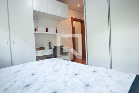 Casa de condomínio à venda com 850m², 4 quartos e 6 vagas Casa de condomínio à venda com 850m², 4 quartos e 6 vagassuíte 3