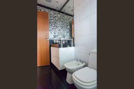 Casa de condomínio à venda com 850m², 4 quartos e 6 vagas Casa de condomínio à venda com 850m², 4 quartos e 6 vagasbanheiro suíte 1