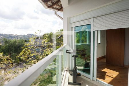 Casa de condomínio à venda com 850m², 4 quartos e 6 vagas Casa de condomínio à venda com 850m², 4 quartos e 6 vagasvaranda da suíte 1 e 2