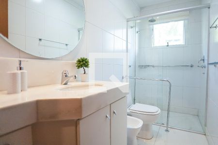 Casa de condomínio à venda com 850m², 4 quartos e 6 vagas Casa de condomínio à venda com 850m², 4 quartos e 6 vagasbanheiro suíte 3