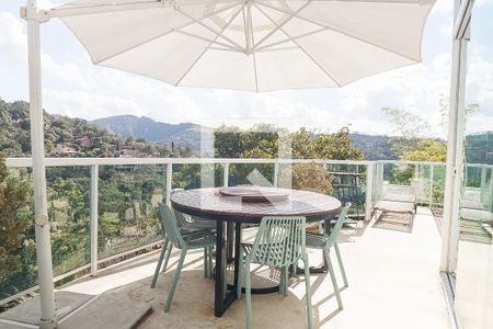 Casa de condomínio à venda com 850m², 4 quartos e 6 vagas Casa de condomínio à venda com 850m², 4 quartos e 6 vagasdeck piscina