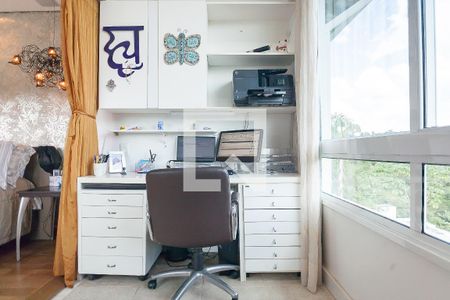 Casa de condomínio à venda com 850m², 4 quartos e 6 vagas Casa de condomínio à venda com 850m², 4 quartos e 6 vagasescritório Suíte master