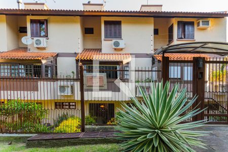 Casa de condomínio para alugar com 260m², 3 quartos e 2 vagas Casa de condomínio para alugar com 260m², 3 quartos e 2 vagasEntrada