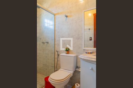 Casa de condomínio para alugar com 260m², 3 quartos e 2 vagas Casa de condomínio para alugar com 260m², 3 quartos e 2 vagasBanheiro da Suíte 1