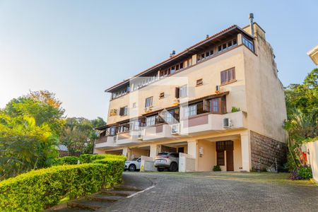 Casa de condomínio para alugar com 260m², 3 quartos e 2 vagas Casa de condomínio para alugar com 260m², 3 quartos e 2 vagasFachada