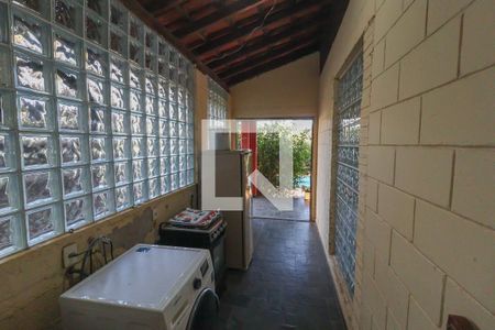 Casa à venda com 1400m², 6 quartos e 5 vagas Casa à venda com 1400m², 6 quartos e 5 vagasCozinha e Área de Serviço