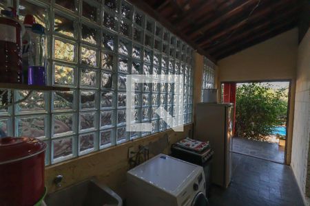 Casa à venda com 1400m², 6 quartos e 5 vagas Casa à venda com 1400m², 6 quartos e 5 vagasCozinha e Área de Serviço