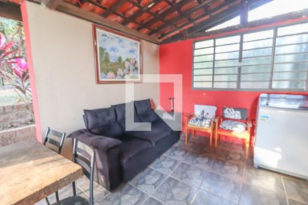 Casa à venda com 1400m², 6 quartos e 5 vagas Casa à venda com 1400m², 6 quartos e 5 vagasQuintal