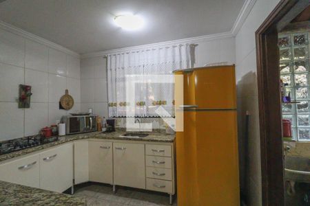 Casa à venda com 1400m², 6 quartos e 5 vagas Casa à venda com 1400m², 6 quartos e 5 vagasCozinha e Área de Serviço